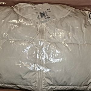 NWT WOMEN WHITE PUFFER COAT SZ Large